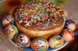 У містах священнослужителі можуть освятити паски безпосередньо в пекарнях, на заводах і в магазинах