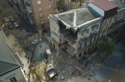 У центрі Одеси обвалився старовинний будинок (фото, відео)