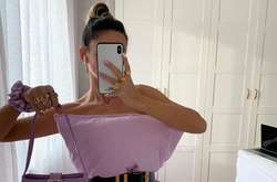 Подушка на голое тело. Блогерша запустила модный тренд во время карантина