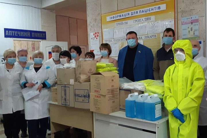 Депутати Київради надали засоби захисту столичним лікарням