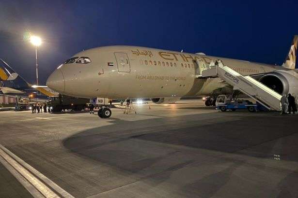 У «Бориспіль» прибув літак із засобами захисту для 10 тисяч медиків