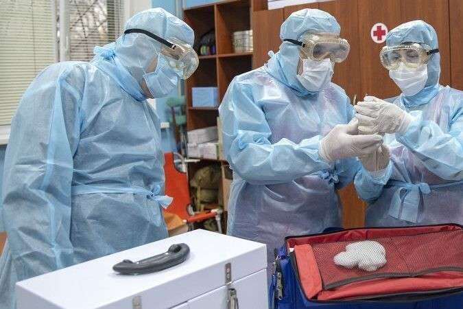 В Україні коронавірусом заразилися 334 медики