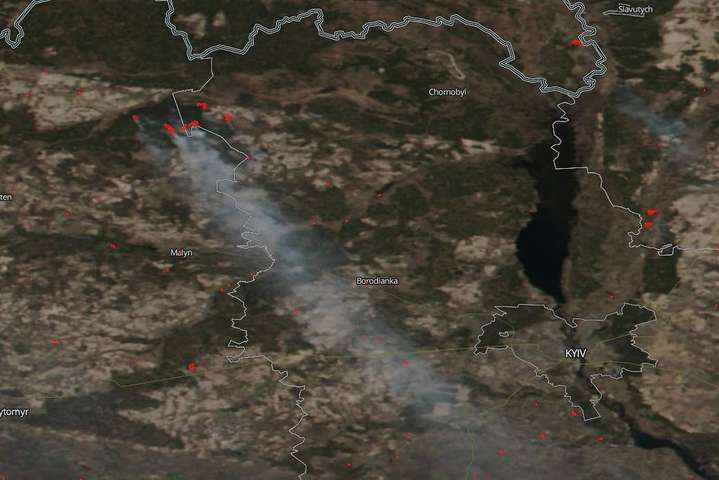 NASA показало из космоса пожар в Чернобыльской зоне (фото)