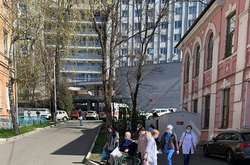 «Замінуванням» Олександрівської лікарні намагаються залякати персонал, але їм не вдасться, – лікар