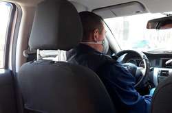  Водії приватних авто мають право їздити без маски 