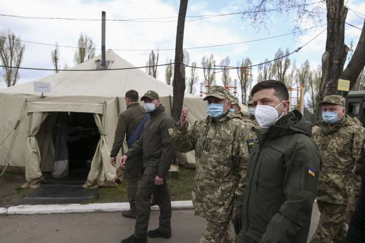 Зеленський побачив зменшення обстрілів на Донбасі