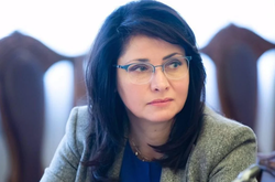 Росія не припиняє обстрілів, а Зеленський продовжує відводити війська – це гра в інтересах Путіна, – народний депутат