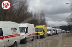Тысяча больных в сутки. В Москве «скорые» с инфицированными образовали гигантский затор (видео)