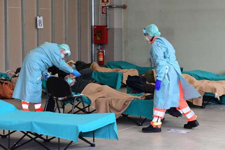 В Італії за добу від коронавірусу померли 619 осіб