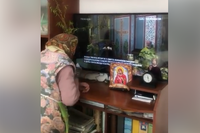 Яким має бути богослужіння під час карантину: у мережі показали «правильну» бабусю (відео)