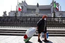  За останні 24 години в Італії зафіксували 1 984 випадки зараження коронавірусом, в результаті чого загальна кількість активних випадків досягла 102 253 осіб. 