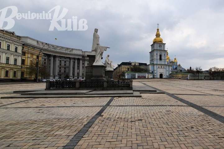 Порожній Київ під час карантину: панорамна фотогалерея