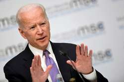  Експомічниця Джо Байдена звинуватила його в сексуальних домаганнях 