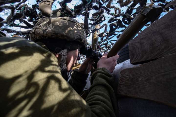 Окупанти відкрили вогонь біля Павлополя, поранений боєць Збройних сил 