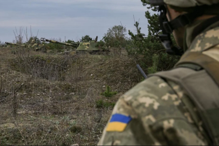 Бойовики обстрілювали позиції українських військових біля трьох населених пунктів на Донбасі