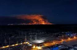 Пожар в Чернобыльской зоне: МВД уверяет, что радиоактивные отходы в безопасности