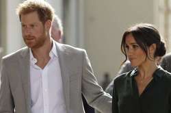 31 марта 35-летний принц Гарри и его 38-летняя жена Меган Маркл официально сложили с себя королевские обязанности