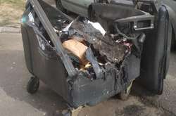 Нова біда у Києві: невідомі підпалюють і викрадають сміттєві контейнери (фото)