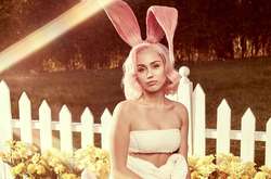  Майли Сайрус снялась в фотосессии с «пасхальным кроликом» 
  