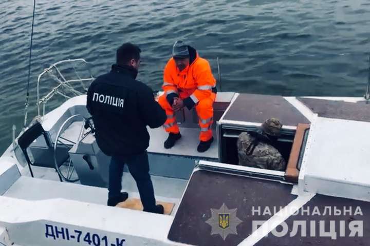 Переправлення мігрантів до країн ЄС: слідчі поліції Криму повідомили про підозру вербувальникам українців