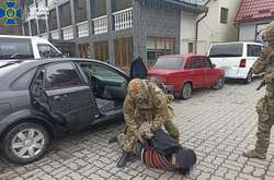 На Закарпатті СБУ блокувала збут вогнепальної зброї та боєприпасів