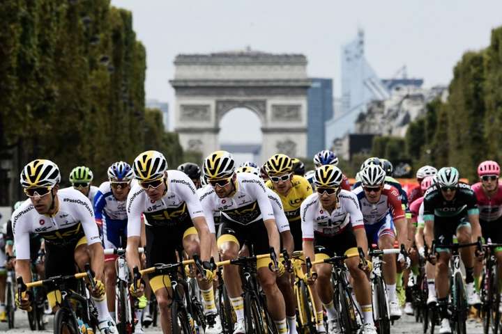 «Тур де Франс» перенесли на невизначений строк