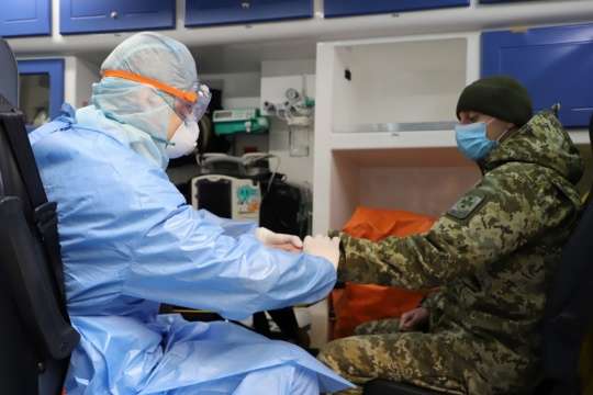 Четверо українських військових захворіли на коронавірус