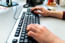 Урок химии онлайн обернулся для российских школьников сеансом порнографии