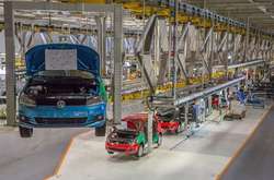 Volkswagen відновлює роботу своїх заводів у Європі 