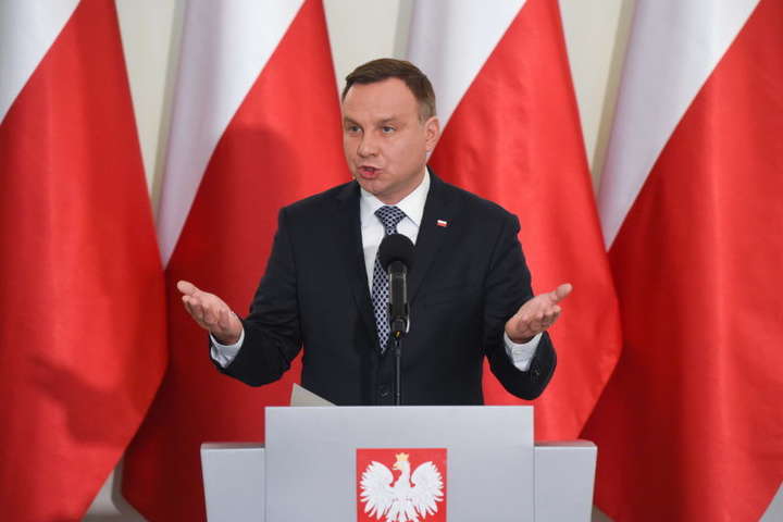 У Польщі хочуть скасувати вибори президента через коронавірус 