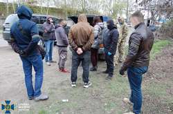 У Херсоні та Чернігові СБУ блокувала нелегальний збут бойових засобів ураження 