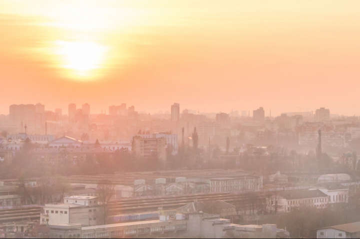 У Києві на ранок зберігається один з найвищих рівнів забруднення повітря у світі