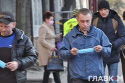 Суд дал однозначную трактовку, что улица не является общественным местом, поэтому можно свободно гулять без масок