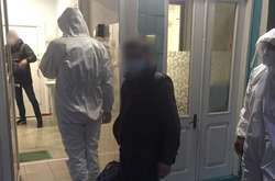  Карета швидкої медичної допомоги вже повернула втікача до лікарні 