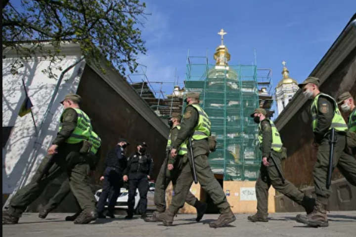 На Великдень у Києві поліція перекриє доступ до храмів