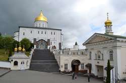 У Почаївській лаврі спалах коронавірусу: настоятель відмовляється від співпраці з МОЗ