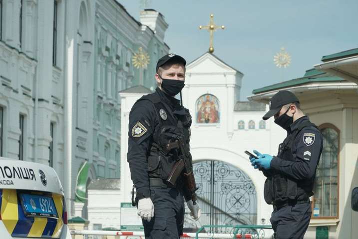 Поліція виставить пости біля всіх церков Києва з вечора 18 квітня