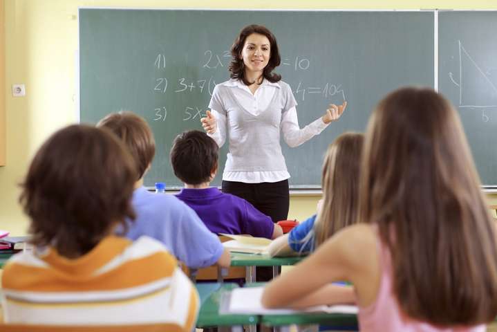 Учителя не получат обещанной Минобразованием доплаты в 21 тысячу гривен