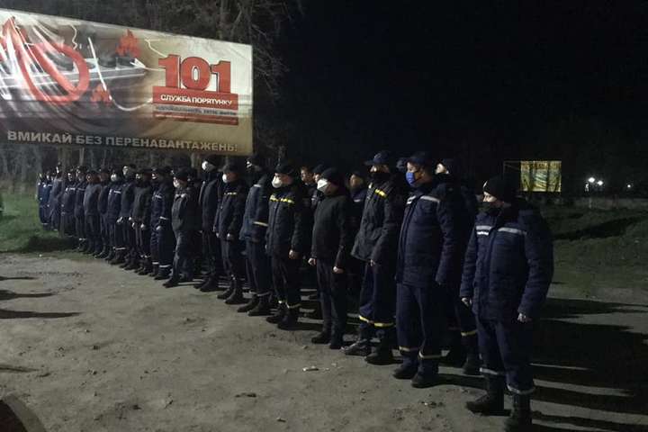 Вінницькі рятувальники у Великодню ніч поїхали гасити пожежі на Київщині