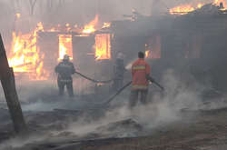 На Житомирщині і у Чорнобильській зоні продовжують гасити пожежі