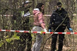 У Києві на Виноградарі знайшли закопаний мішок з тілом чоловіка