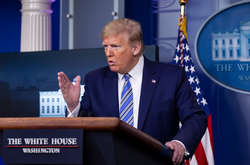 Дональд Трамп заявил, что в связи с пандемией временно запретит иммиграцию в свою страну