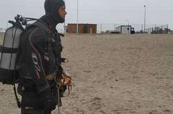 Водолази вже готують київські пляжі до купального сезону (фото)