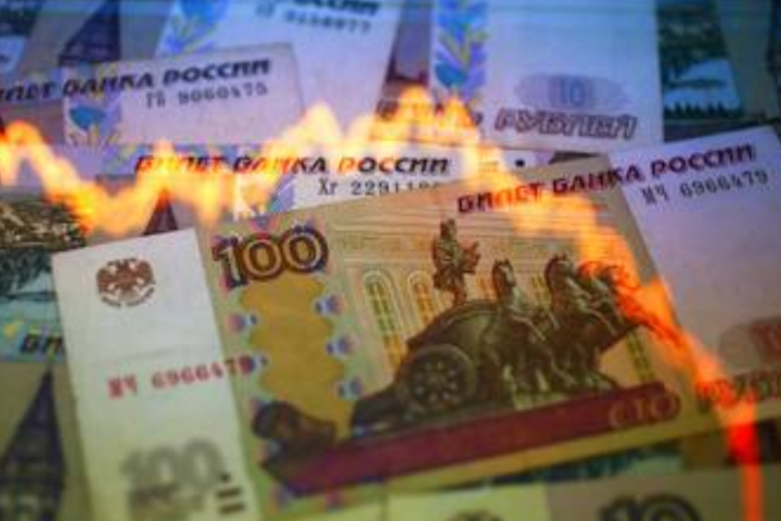 Курс російської валюти впав услід за нафтою