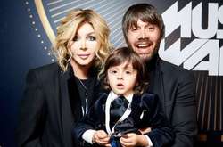 Поп-дива украинского шоу-бизнеса Ирина Билык с мужем и сыном Табризом