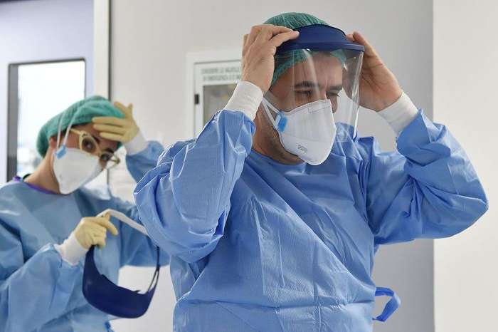 У Києві ще десять медиків захворіли на коронавірус