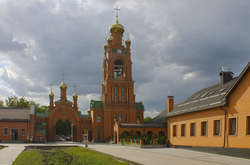 Новий епіцентр коронавірусу у столиці - монастир Московської церкви у Голосієві