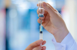 Для боротьби з пандемією знадобиться кілька вакцинних препаратів для забезпечення належного догляду