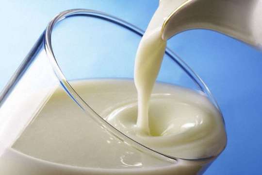 В Україні ціни на молоко стрімко знизилися