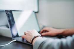  У багатьох українців праця з дому викликає тривогу 